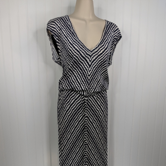 VELVET BY GRAHAM & SPENCER Chevron Maxi Dress S - Picture 3 of 7